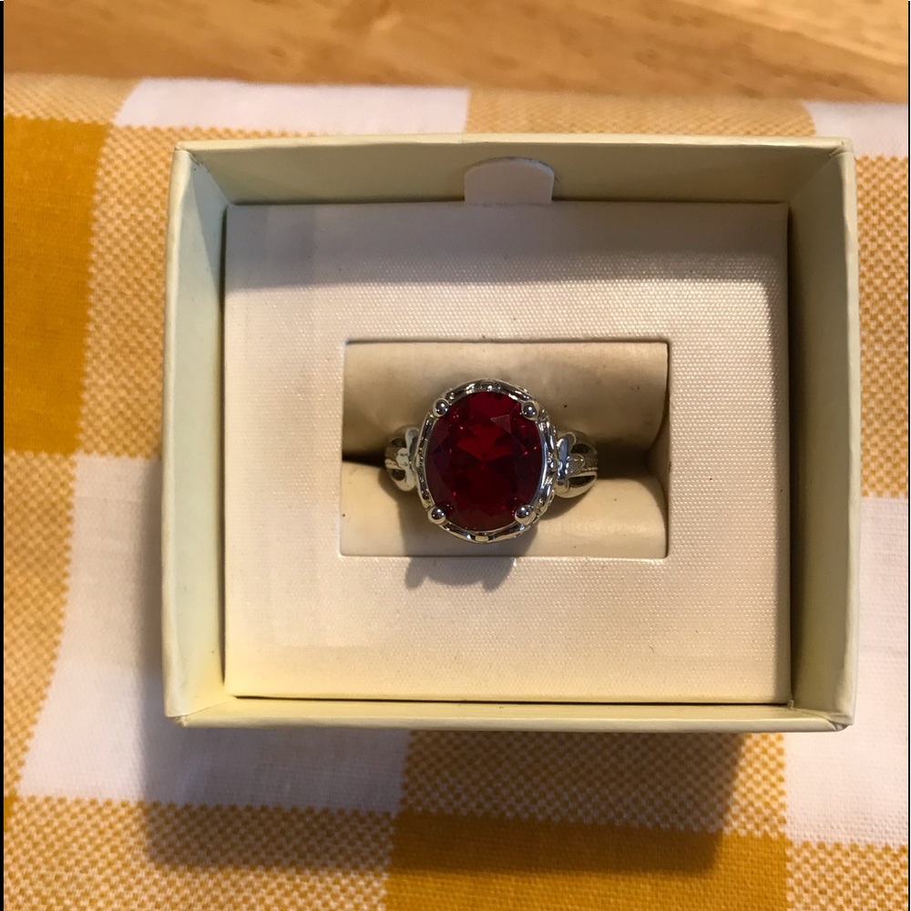 Woman’s ring